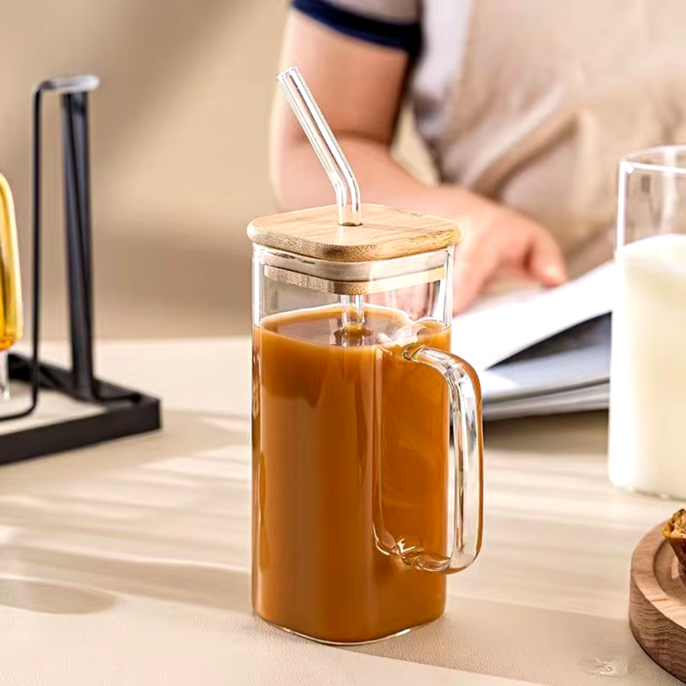 Set de 2 Vasos Cuadrados de Vidrio con Tapa de Bambú y Sorbete - Imagen 3
