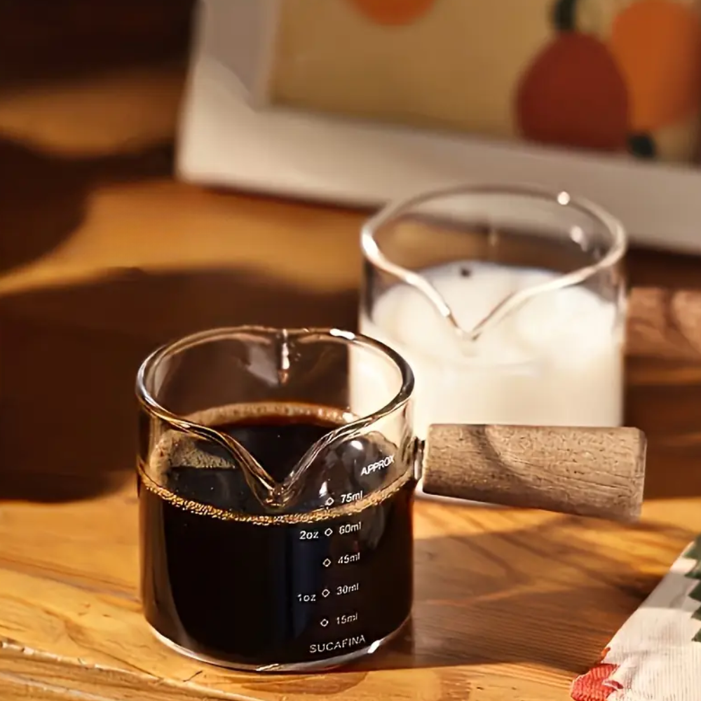 Taza Medidora Doble Boquilla con Mango de Madera 75ml - Imagen 3