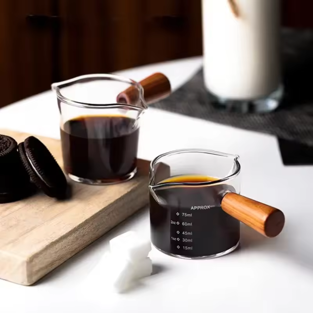 Taza Medidora Doble Boquilla con Mango de Madera 75ml - Imagen 4